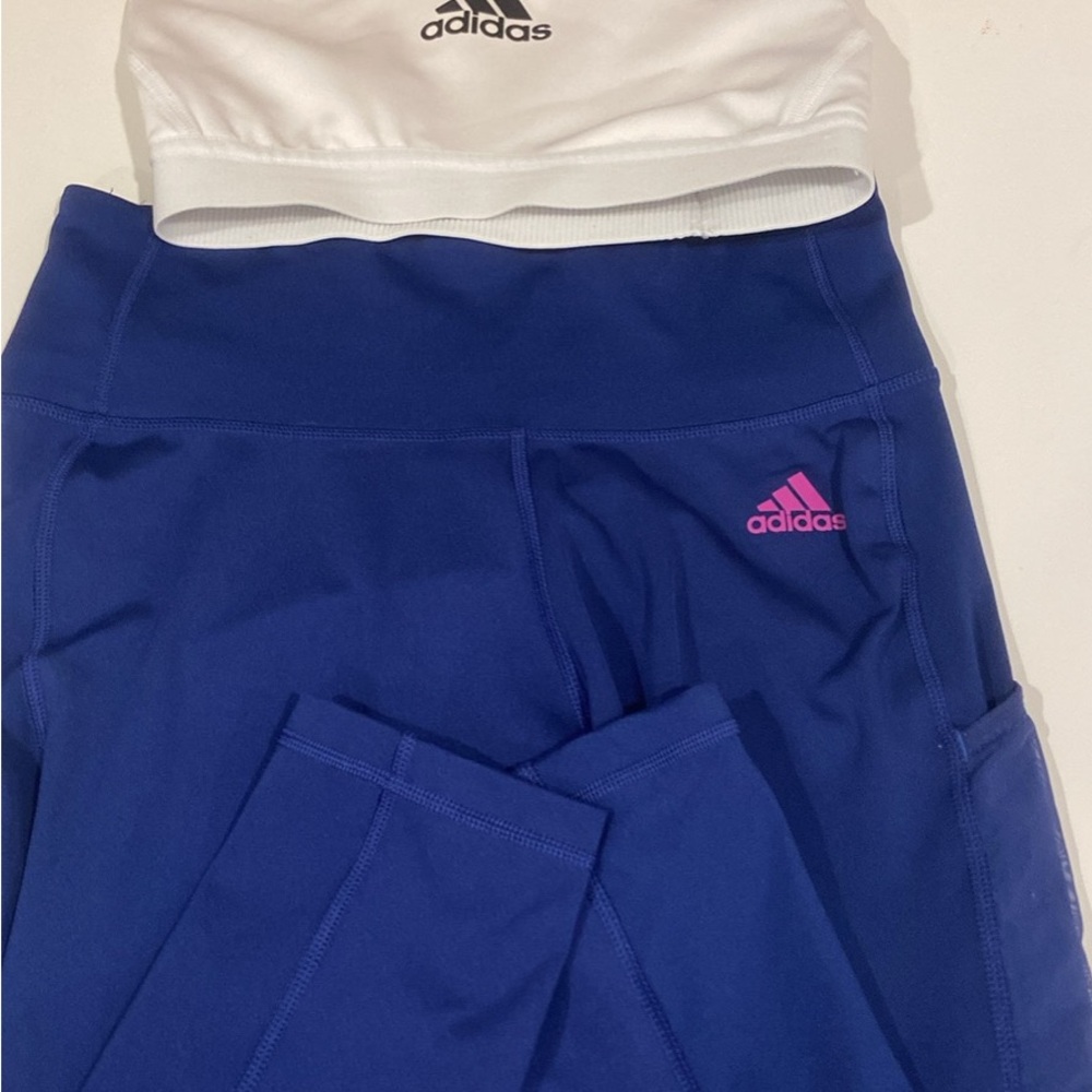 Adidas Leggings in royal Blue. Sports bra in white with black logo